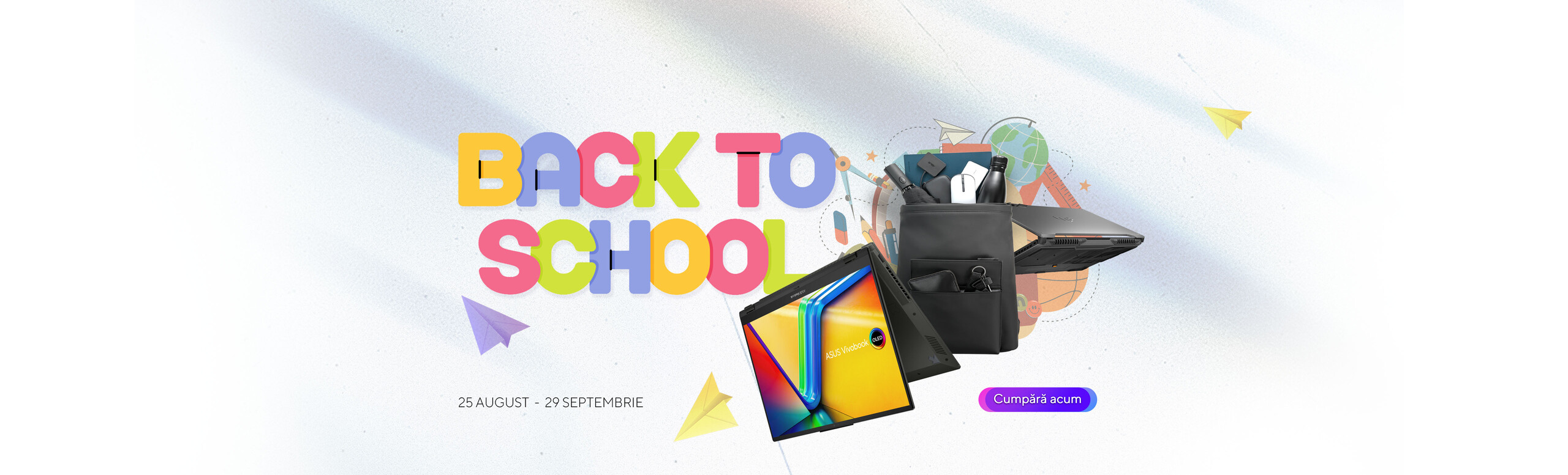 Doua laptopuri pozitionoate diametral opuc, unul deschis in mod cort, separate de un ghiozdan cu rechizite si accesorii iar pe fundal cu litere mari BACK TO SCHOOL